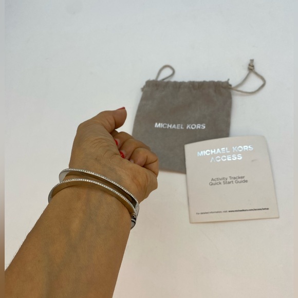 Michael Kors Activity Tracker - Picture 2 of 4